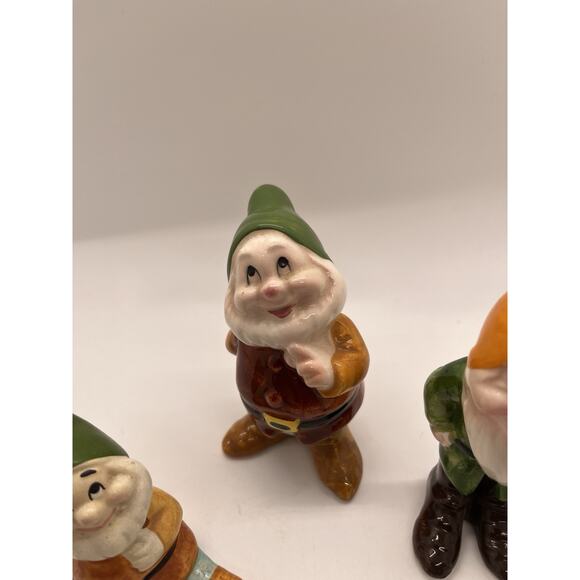 Snow White & 7 Dwarfs Porcelain Figurines (Set of 3) - Picture 3 of 7